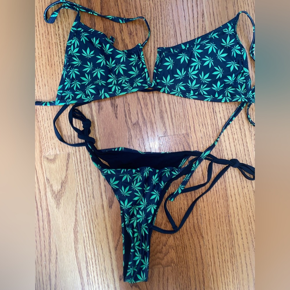 SHEIN Cheeky/thong bikini set